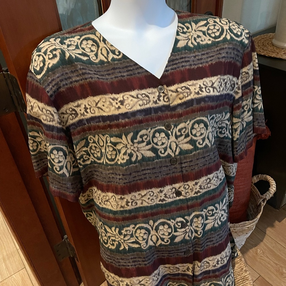 Jones New York Women’s Burgundy and Cream Patterned Blouse